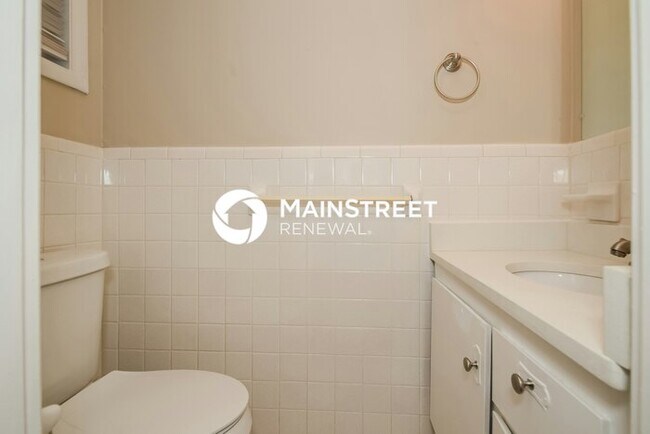 Building Photo - 3 Bedroom Pet-Friendly Home in Birmingham, AL with Main Street Renewal