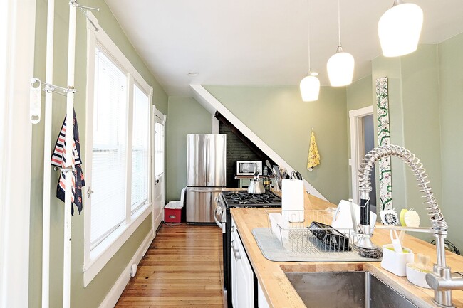 Building Photo - Downtown Home with Classic Charm & Modern Updates