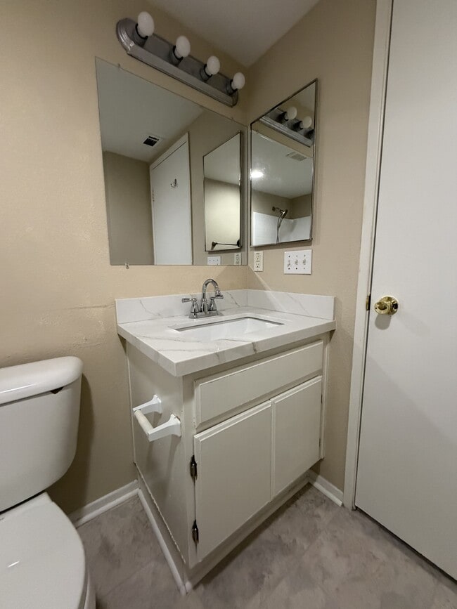 Building Photo - 1439 Avena Way