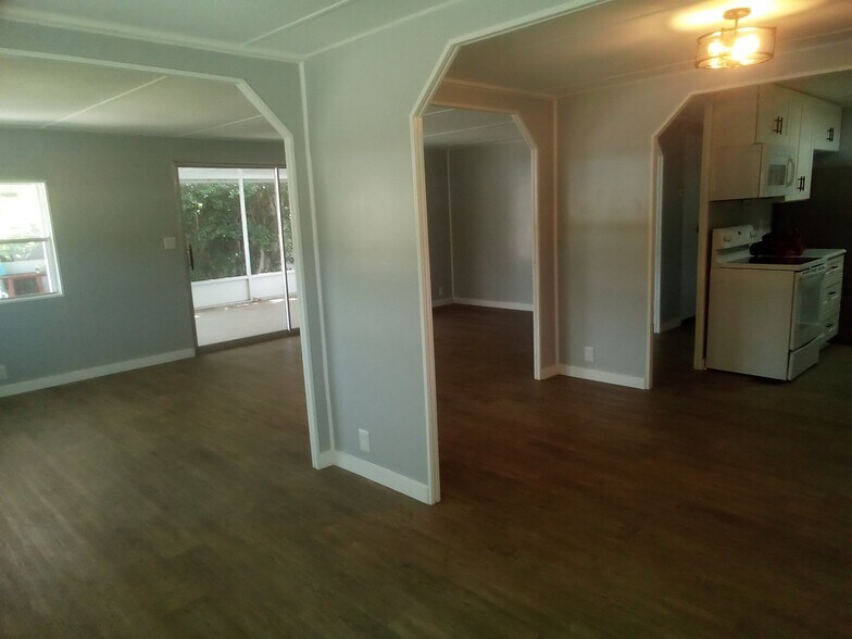 Building Photo - 12028 Fairway Ave