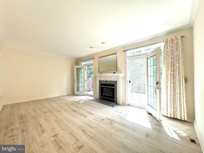 Building Photo - 10175 Treble Ct