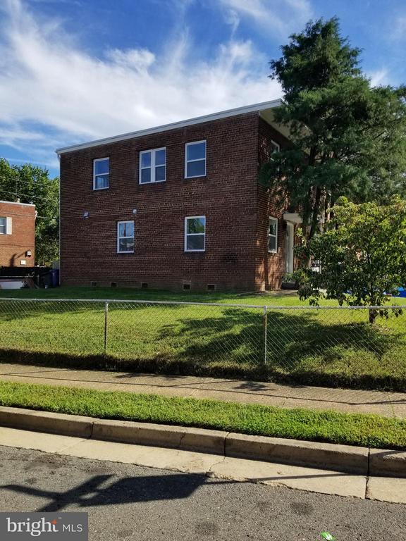 Building Photo - 3611 Edison St