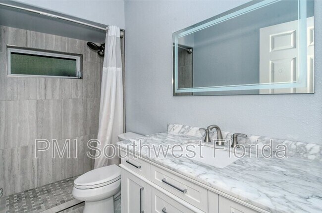 Building Photo - 607 Oak River Ct