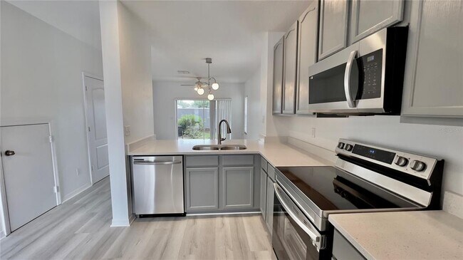 Building Photo - 10946 Savannah Wood Ct
