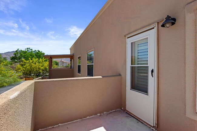 Building Photo - 561 Green Village Ct