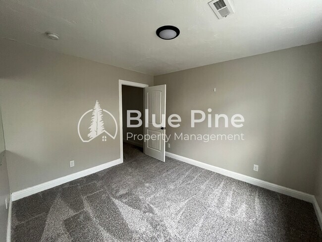 Building Photo - 3688 Shale Ave