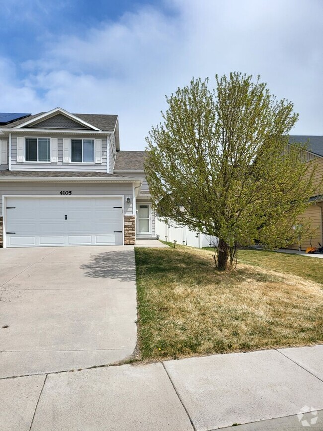 Building Photo - 3 Bedroom 2.5 Bath Townhome in Saddle Ridg...