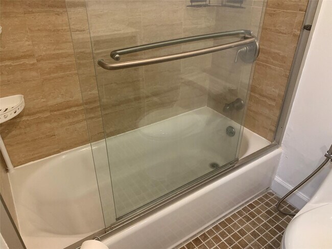 Building Photo - 2940 N Course Dr