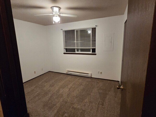 Building Photo - 1007 Bluff Ave