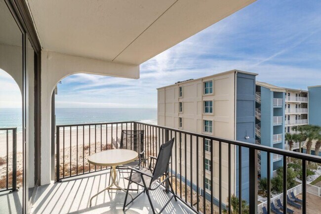 Building Photo - 427 E Beach Blvd