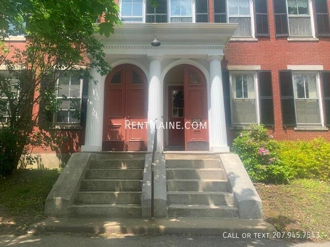 Building Photo - 13 Hudson St