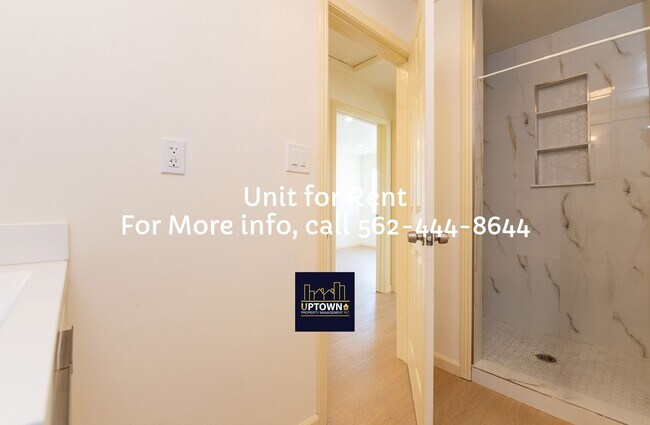 Building Photo - Townhome - 3 Bedrooms-2.5 Baths - Los Angeles -