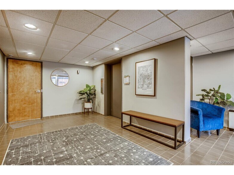 Building Photo - 1050 N Corona St