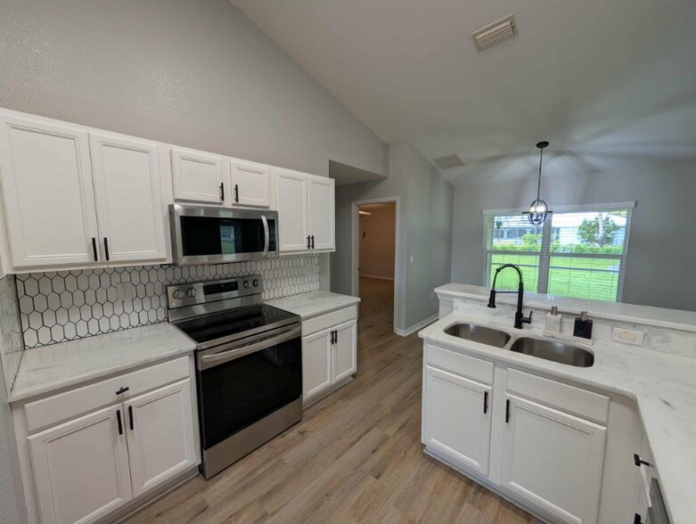 Building Photo - 25672 Deep Creek Blvd