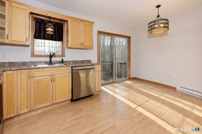 Building Photo - 81 Middletown Ave