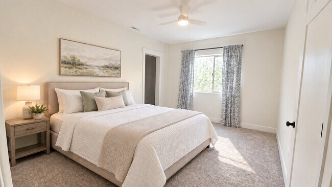 Building Photo - 4209 W Mesquite Way