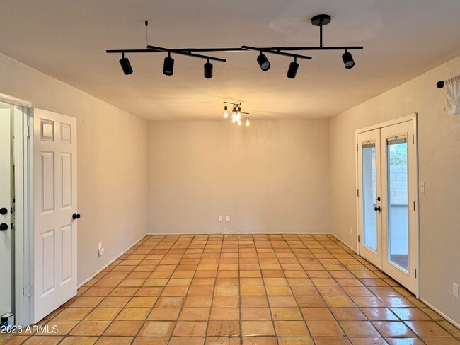 Building Photo - 852 W Nopal Ave