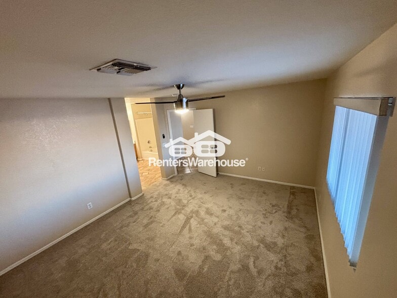 Building Photo - 2607 S 71st Dr