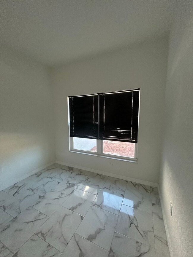 Building Photo - SPACIOUS 4 BEDROOM- 2 BATHROOM RETREAT IN BEAUTIFUL LAKE PLACID