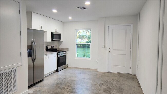 Building Photo - 2703 Ave G