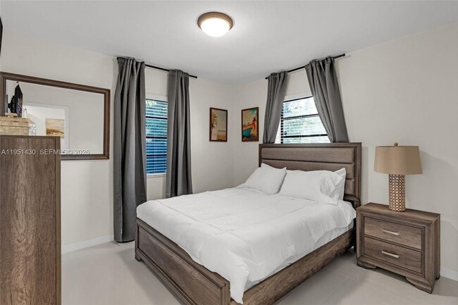 Building Photo - 1075 NE 12th Ave