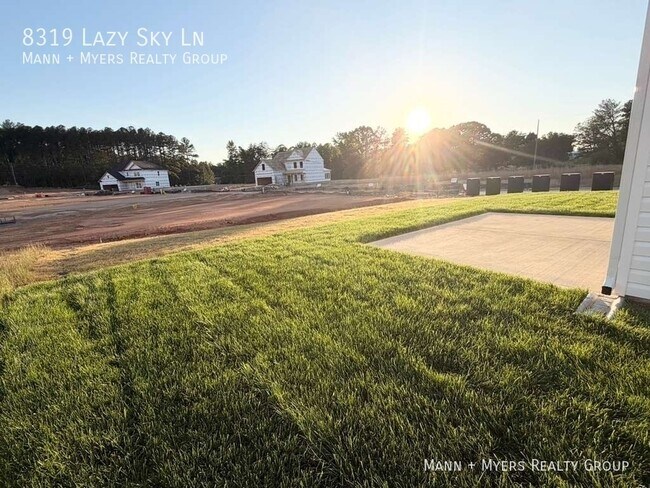 Building Photo - 8319 Lazy Sky Ln