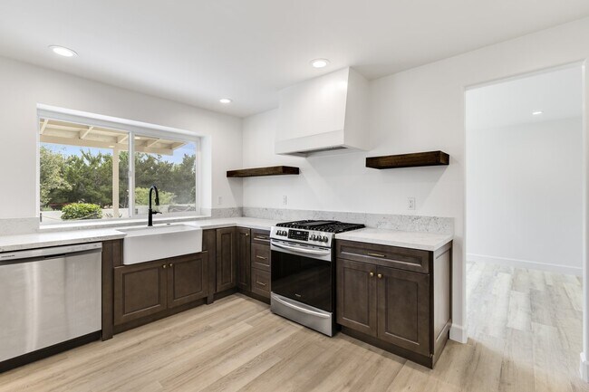 Building Photo - 27026 De Berry Dr