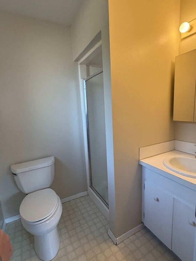 Building Photo - Amazing Freshly Updated Four Bedroom Two Bath Home In Amazing Lebanon Location!