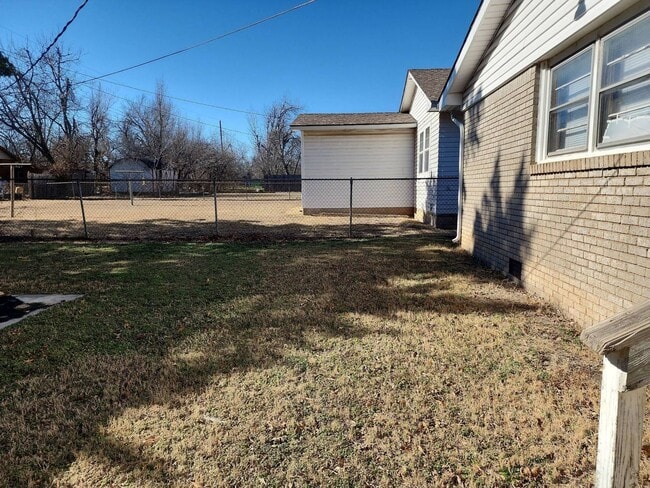 Building Photo - 2 Bed 1.5 Bath in OKC!