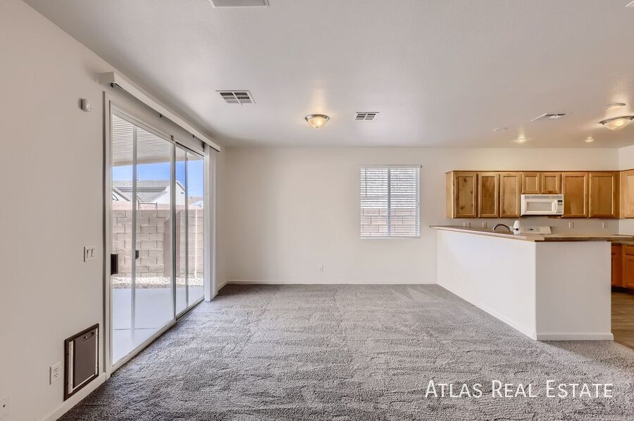 Building Photo - 3806 Lillian Wood Ave