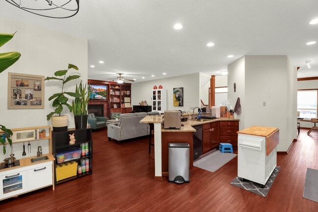 Building Photo - 5260 Leydorf Ln