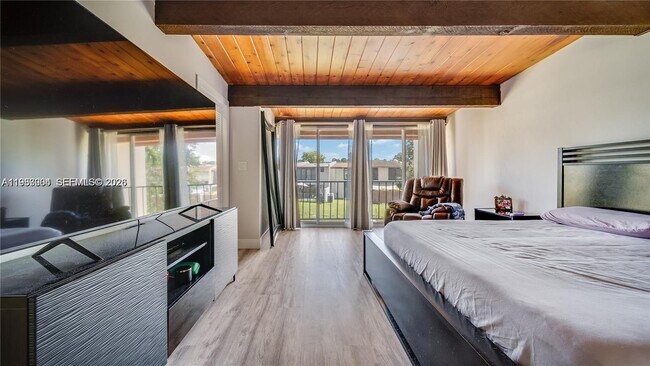 Building Photo - 10462 SW 78th St