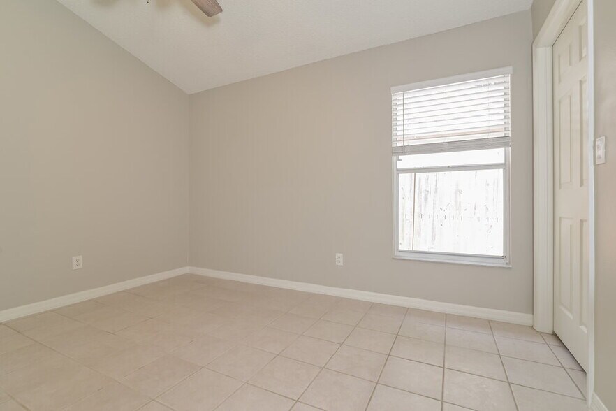 Building Photo - 305 Windford Ct