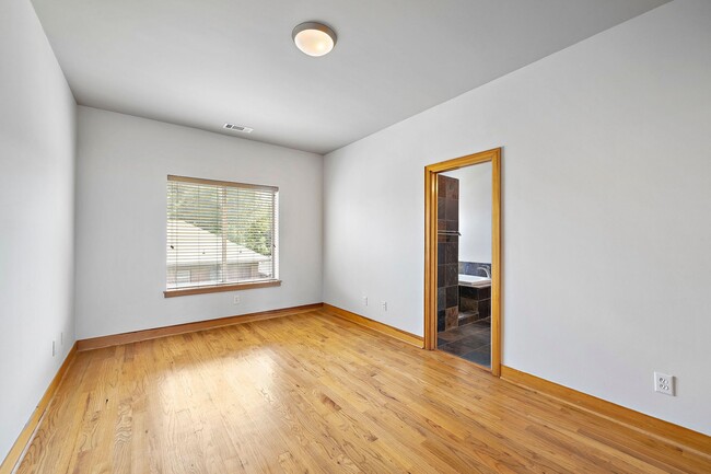 Building Photo - 1414 Rosewood St