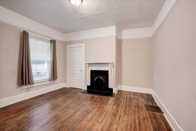 Building Photo - 2034 Fenwick St