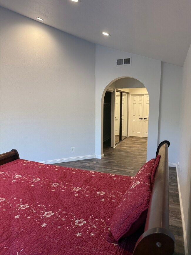 Building Photo - 9140 Crebs Ave