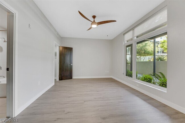 Building Photo - 8925 W Flamingo Rd