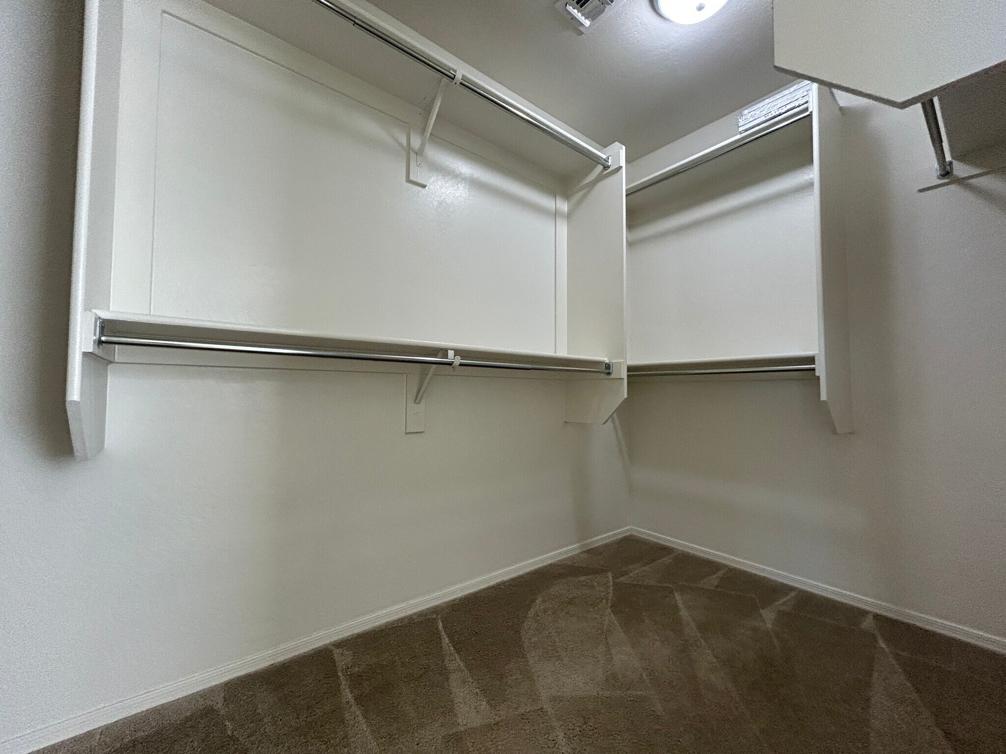 Building Photo - 2964 S Washington St