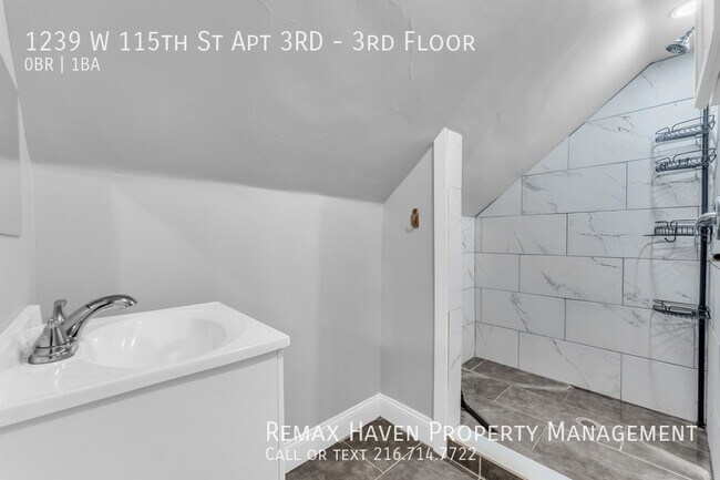Building Photo - 1239 W 115th St