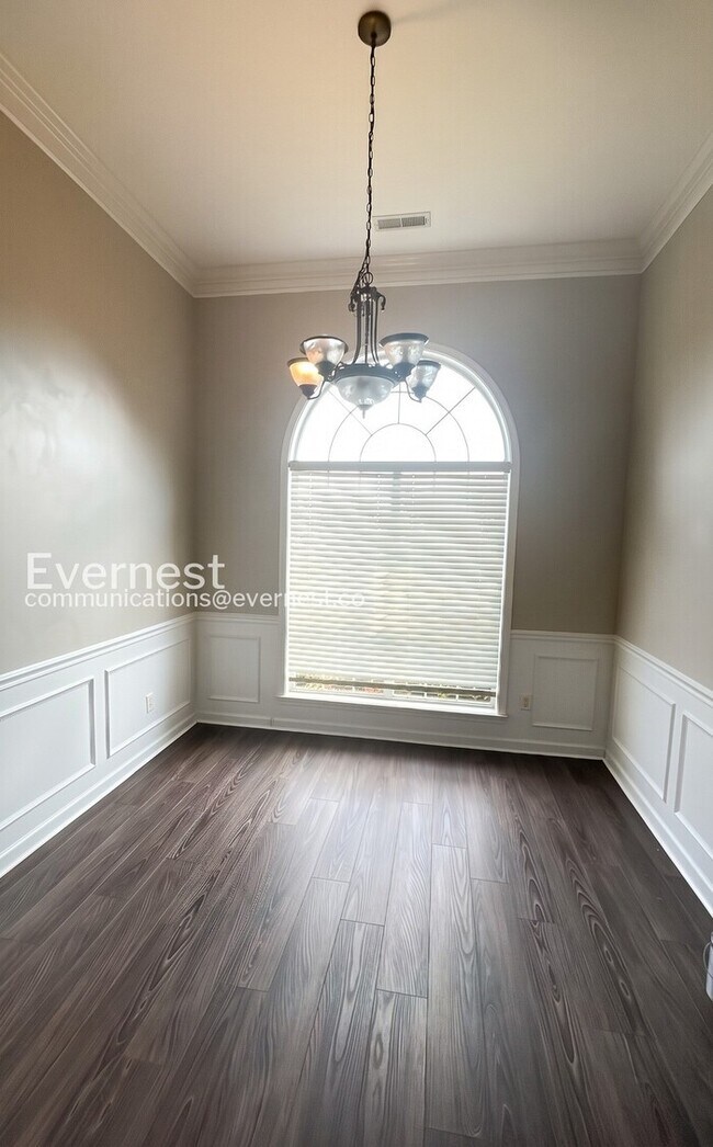 Building Photo - 3 Bed/2 Bath Home with Garage / Available Now!