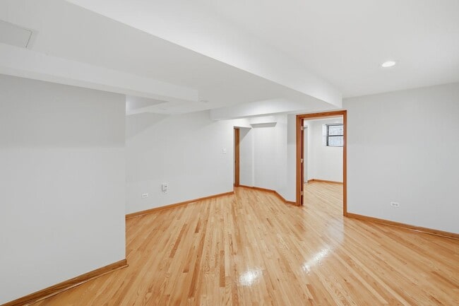 Building Photo - 5203 S Woodlawn Ave