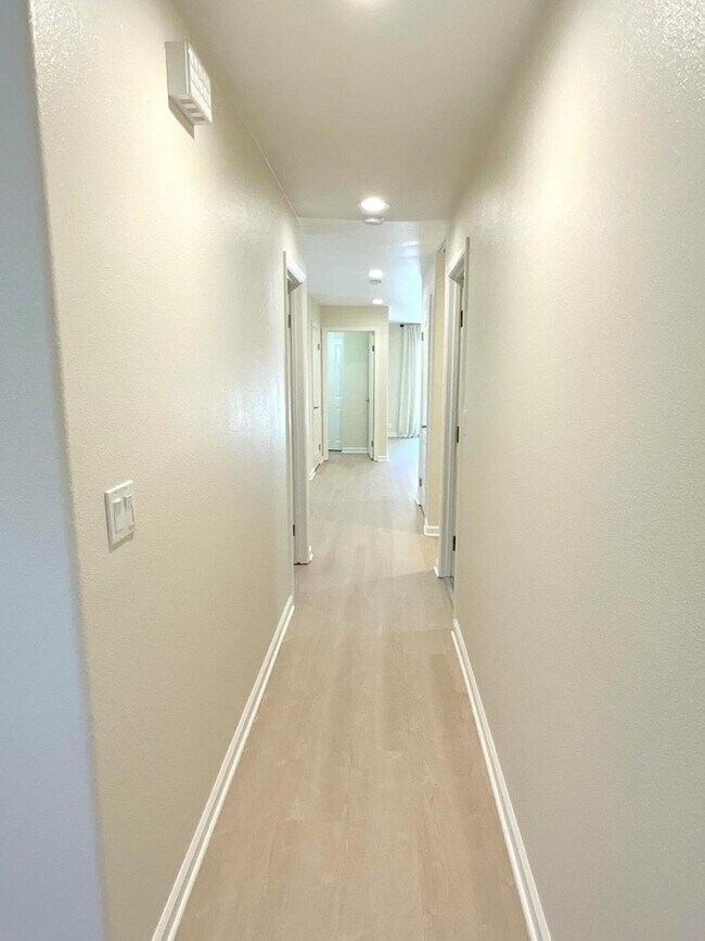 Building Photo - Newly updated Danville Greenbrook South Ar...