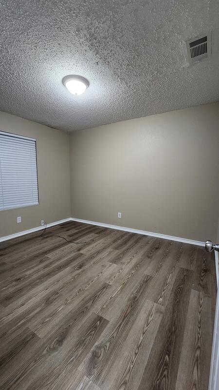 Building Photo - 10265 Country Hills Blvd
