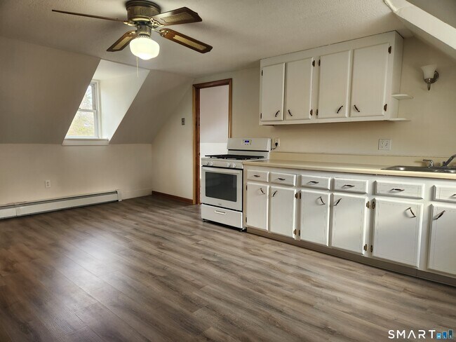 Building Photo - 9 Morrison St