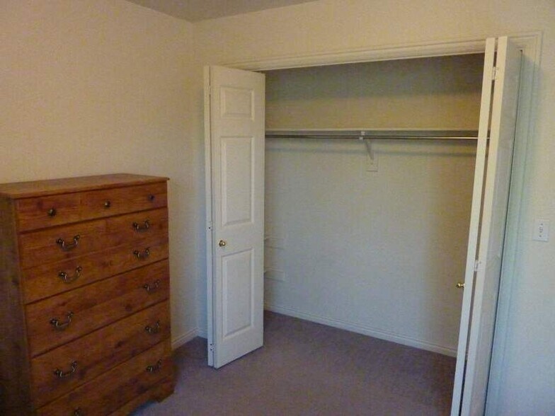 Building Photo - 577 North 100 West #103