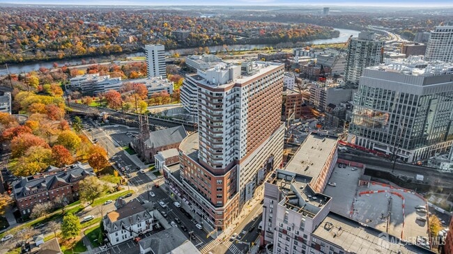 Building Photo - 110 Somerset St