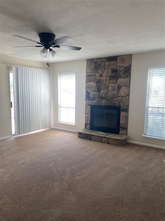 Building Photo - 17401 Red Oak Dr