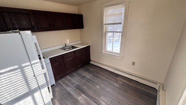 Building Photo - 110 E Washington St