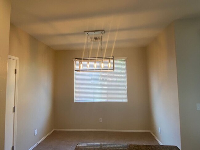 Building Photo - Gilbert 4 bedroom home