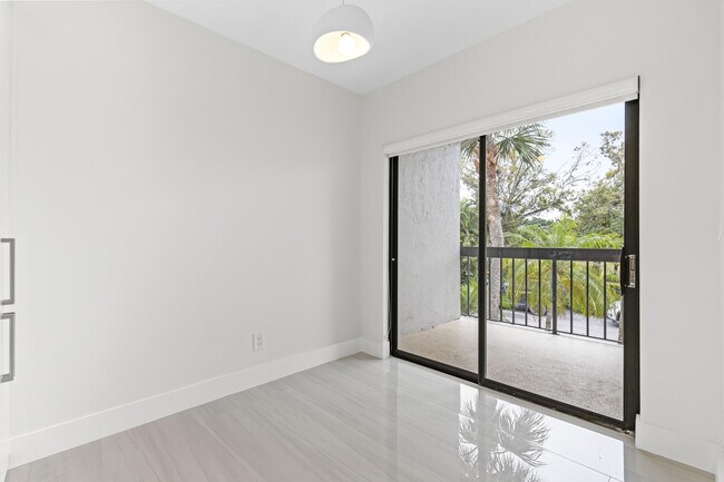 Building Photo - 11311 Pond View Dr